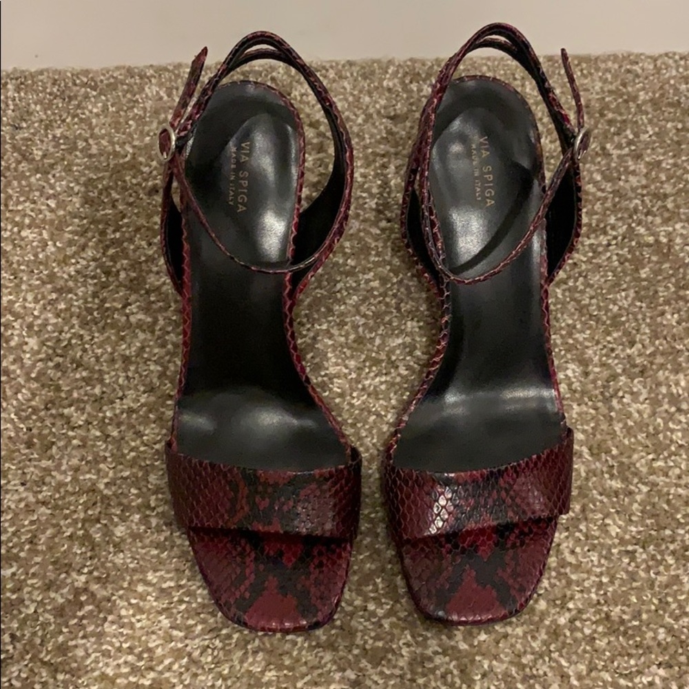 NWT VIA SPIGA Women's V Ria Strappy Heeled Sandal